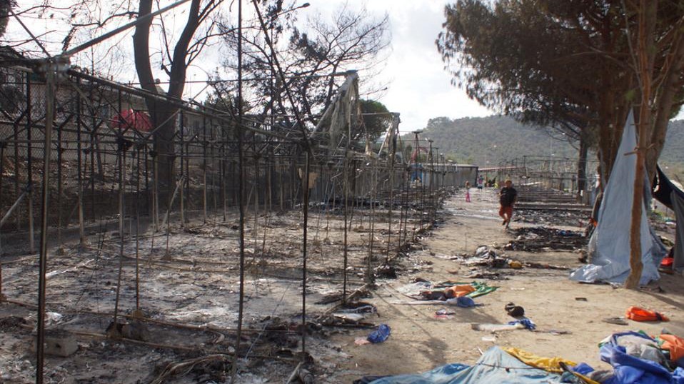 Κάηκαν σκηνές στο hot spot της Μόριας