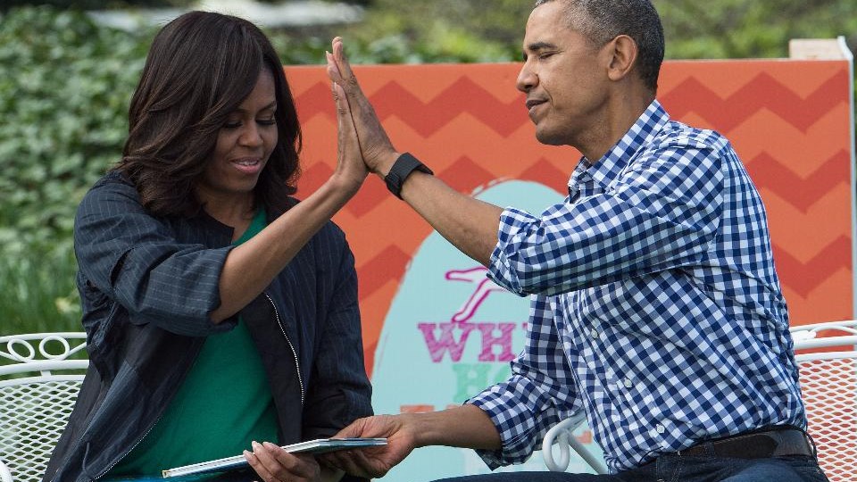 ΗΠΑ: Συμβόλαιο-μαμούθ για τα απομνημονεύματα του ζεύγους Ομπάμα
