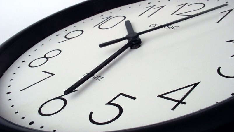 Πότε γυρίζουμε μία ώρα μπροστά τα ρολόγια μας