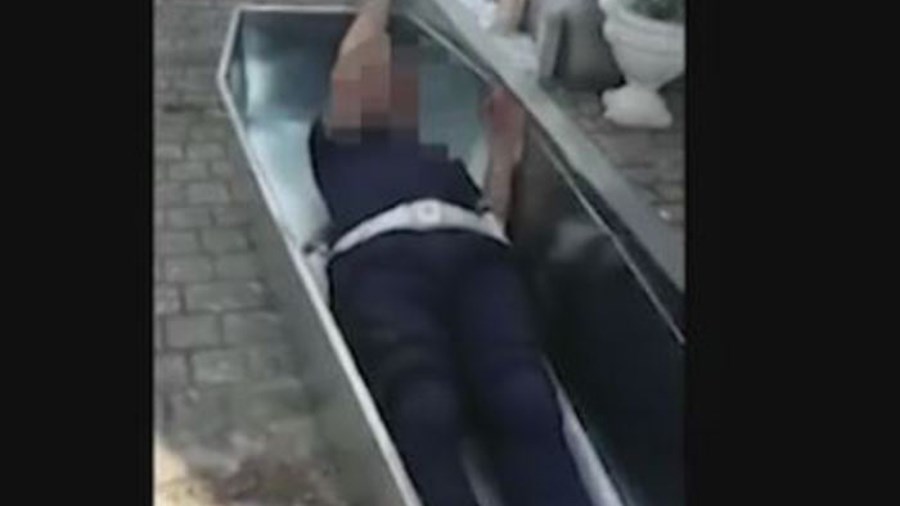 Σάλος με τους αστυνομικούς που κοροϊδεύουν σεισμόπληκτους στο Αματρίτσε – ΒΙΝΤΕΟ