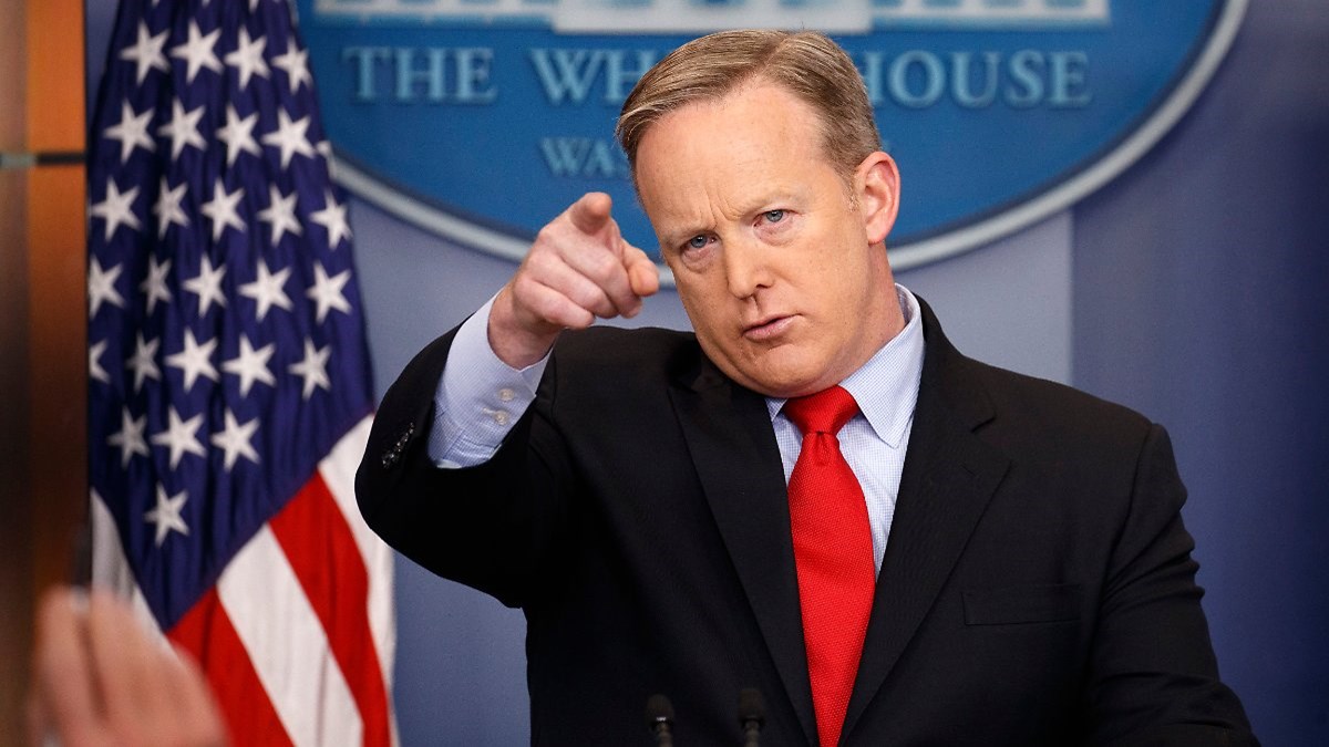 ΗΠΑ: Συγνώμη από τον Σπάισερ για την σύγκριση του Άσαντ με τον Χίτλερ