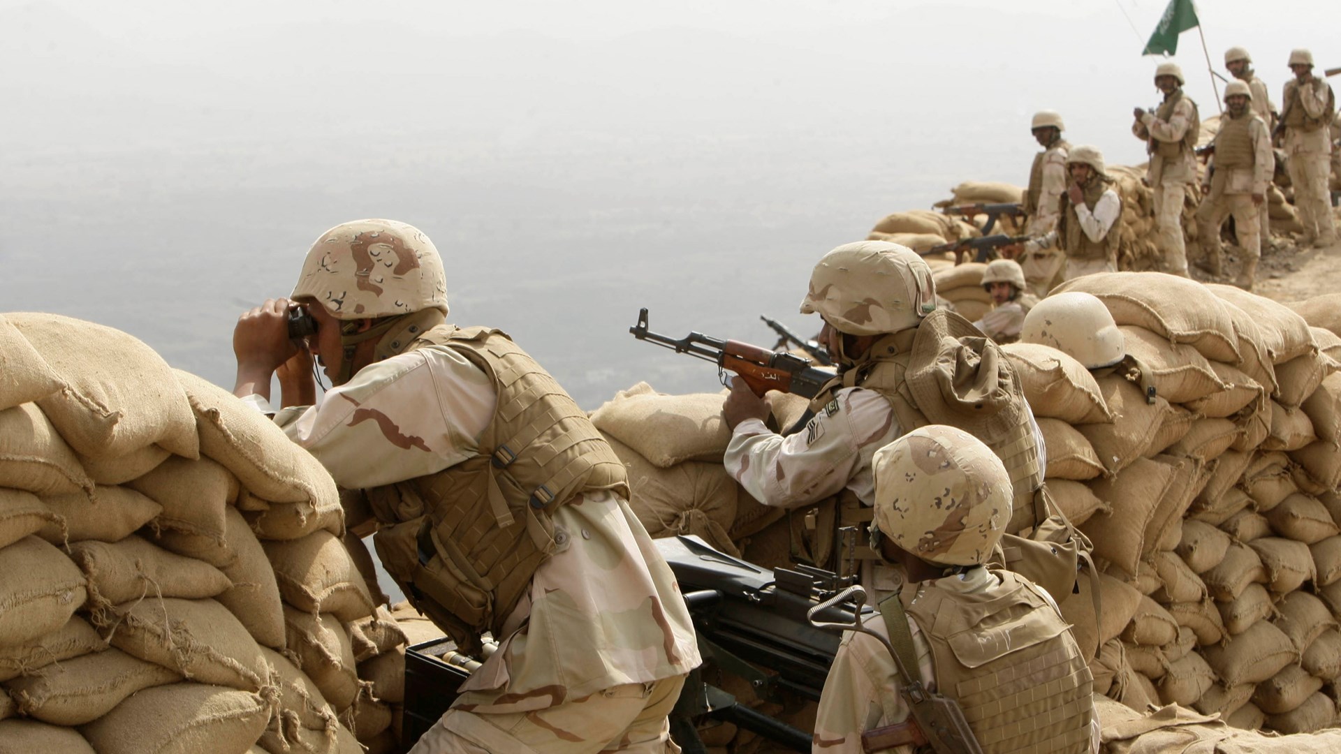 Υεμένη: 25 νεκροί σε μάχες γύρω από ένα στρατόπεδο