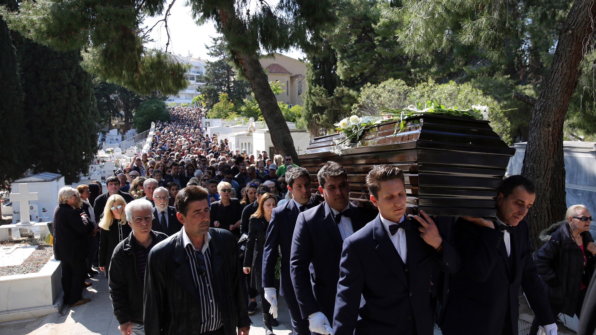 Ο καλλιτεχνικός κόσμος αποχαιρέτησε τον Στάθη Ψάλτη – ΒΙΝΤΕΟ