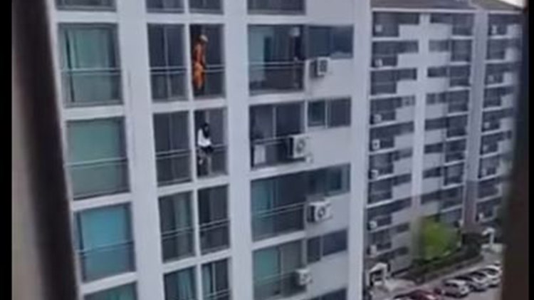 Το ρίσκο του πυροσβέστη έσωσε μία γυναίκα από την αυτοκτονία – ΒΙΝΤΕΟ