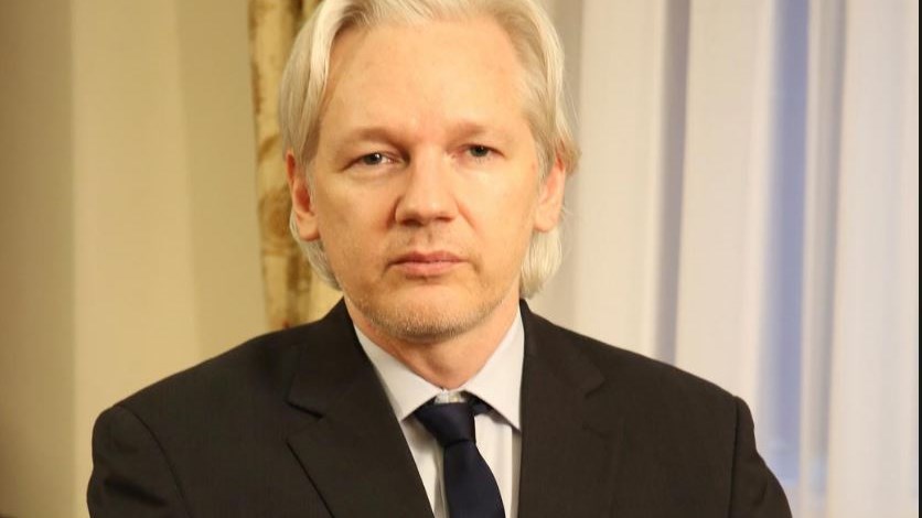 Ο Ασάνζ των Wikileaks στενοχωρήθηκε… για την ήττα της Λεπέν