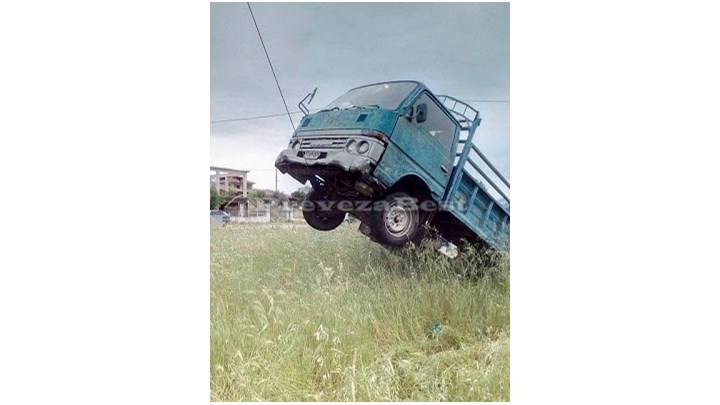 Πρέβεζα: Μα πώς τα κατάφερε και πάρκαρε έτσι; – ΦΩΤΟ