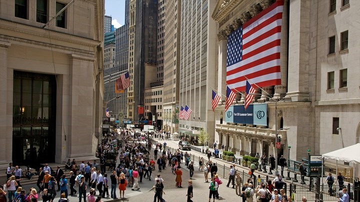 Wall Street: Μεγάλη πτώση από την πολιτική αναταραχή στις ΗΠΑ