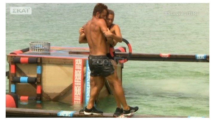 Survivor: Η αγκαλιά του Ντάνου στην Βαλαβάνη που έκανε το twitter να οργιάσει – ΒΙΝΤΕΟ