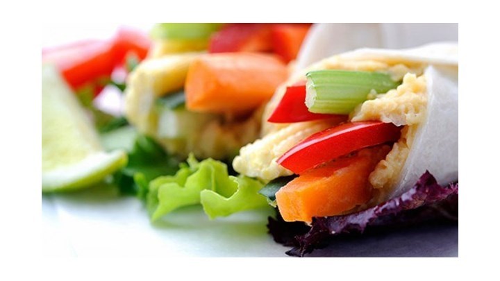 Βραδινά σνακ που θα σε βοηθήσουν να χάσεις βάρος