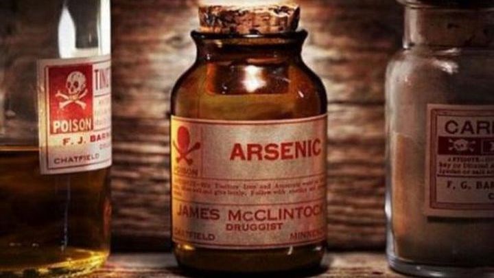 Τι λέει ο 43χρονος λέκτορας που κατηγορείται για τη δολοφονία της συζύγου του και της γιαγιάς της με αρσενικό – ΒΙΝΤΕΟ