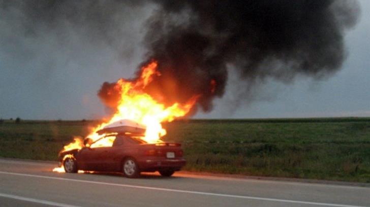 Μυστήριο με τραυματισμό αξιωματικού στην Κύπρο: Πήρε φωτιά το αυτοκίνητό του μέσα στη βάση Δεκελείας