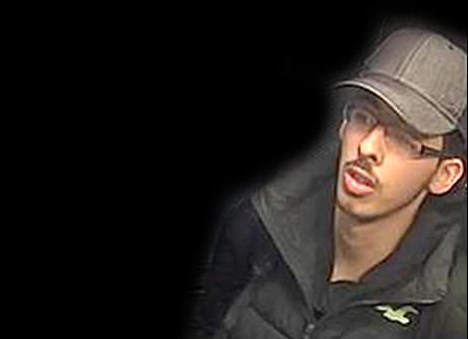 Ντοκουμέντο-σοκ: Ο σφαγέας του Μάντσεστερ ελάχιστα λεπτά πριν σκορπίσει τον θάνατο – ΦΩΤΟ ΚΑΙ ΒΙΝΤΕΟ