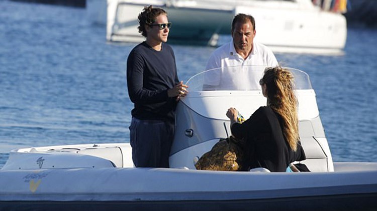 Διάσημο μοντέλο επέλεξε την Ελλάδα για ρομαντική απόδραση – ΦΩΤΟ