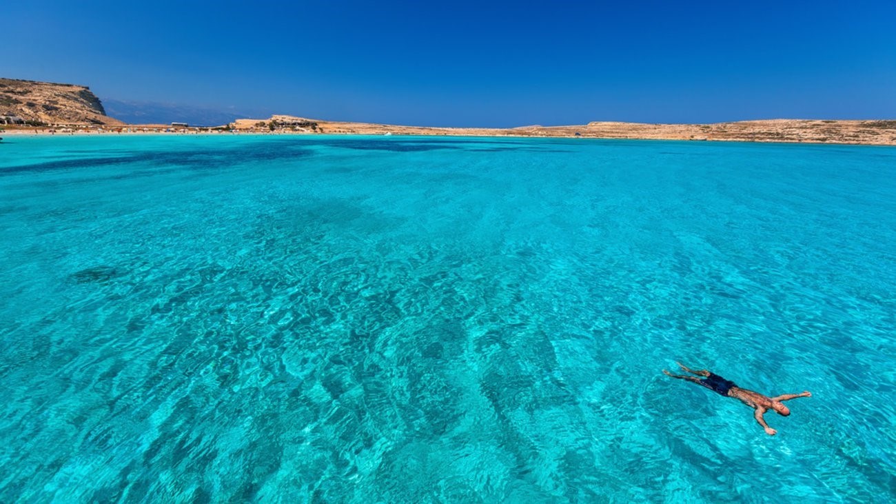 Telegraph: Οι 8 καλύτερες παραλίες στην Ελλάδα