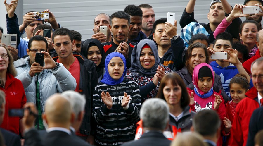 Εμπόριο πατρότητας σε γυναίκες πρόσφυγες στη Γερμανία