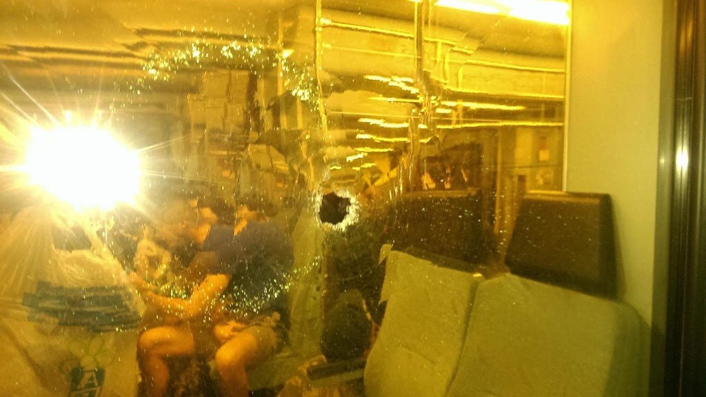 Επίθεση με πέτρες σε τρένο του Προαστιακού στο Μενίδι – ΦΩΤΟ