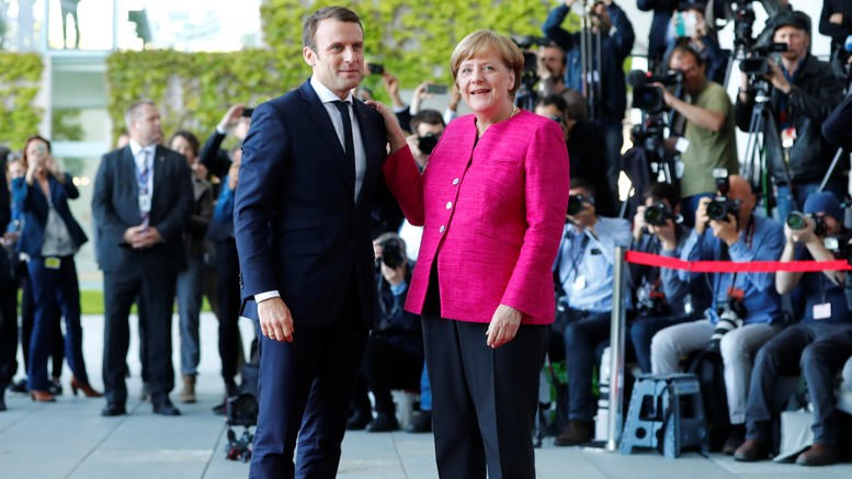 Τα συγχαρητήρια της Μέρκελ στον Μακρόν για τη νίκη του