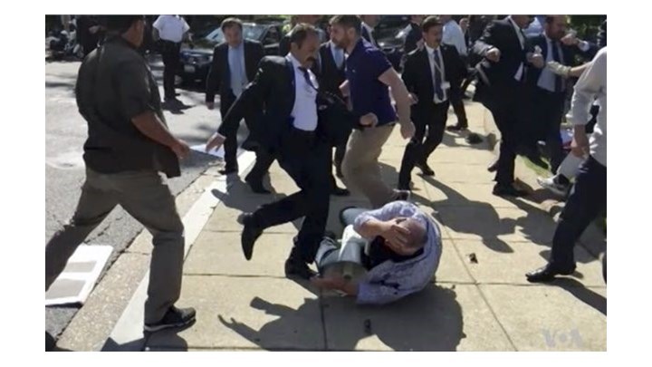 Αντίδραση της τουρκικής κυβέρνησης για τα εντάλματα σύλληψης σωματοφυλάκων του Ερντογάν