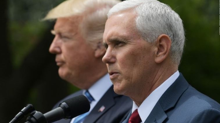 Ο αντιπρόεδρος Πενς προσέλαβε δικηγόρο για την υπόθεση της Ρωσίας