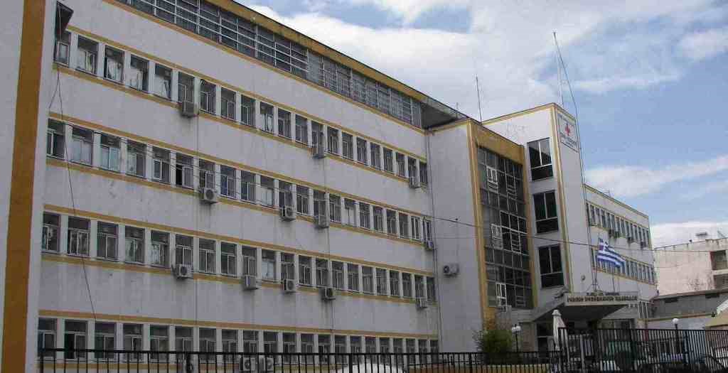 Ρομά έκαναν “γυαλιά – καρφιά” το Νοσοκομείο Χαλκίδας για τον θάνατο 30χρονου