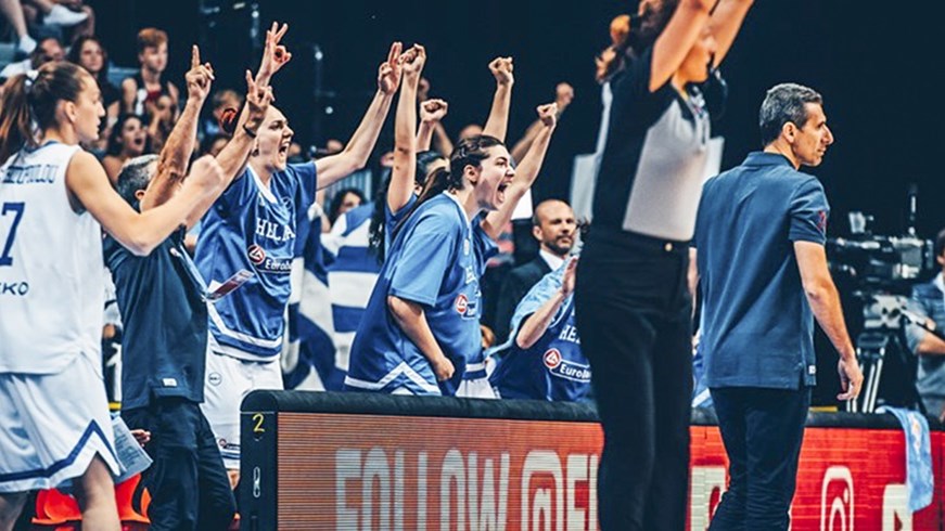 Μπόγρης: «Μόνο περηφάνια κοριτσάρες! Όλοι μαζί σας»