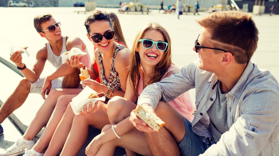 Γιατί είναι τόσο σημαντικοί οι φίλοι στην εφηβεία;