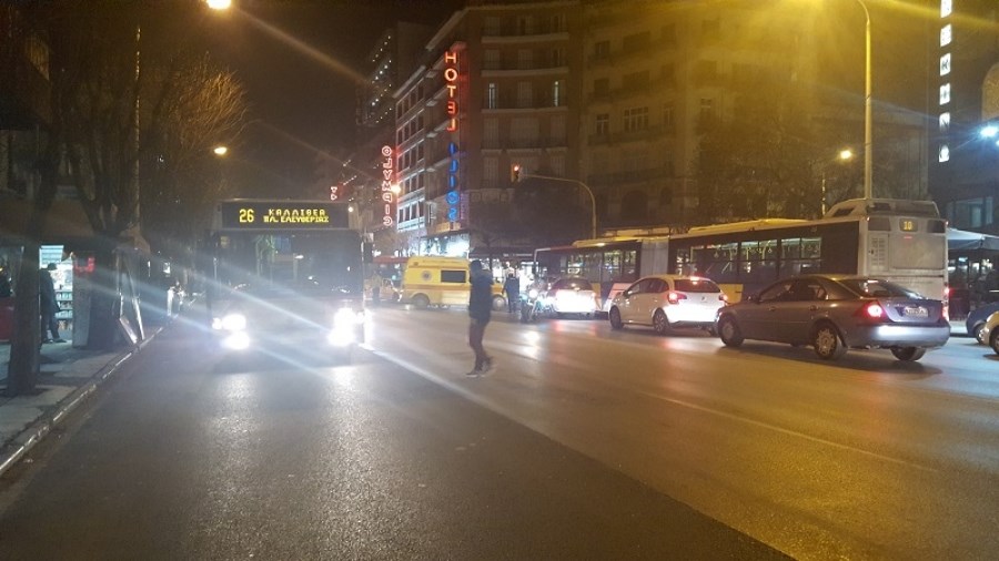 Θεσσαλονίκη: Καταγγέλουν νεαρή επιβάτιδα ότι δάγκωσε ελεγκτή του ΟΑΣΘ