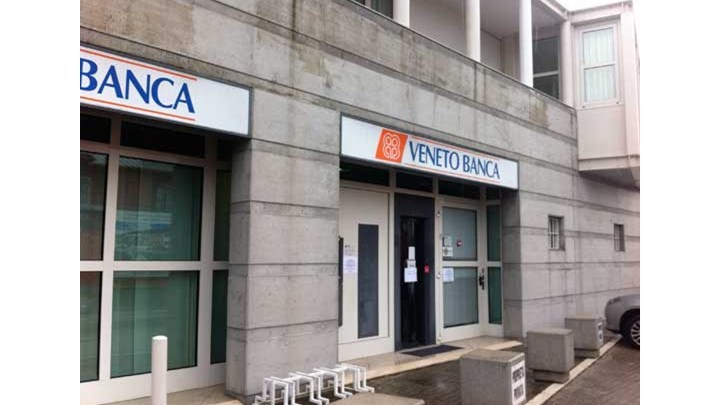 Η Ιταλία προστατεύει καταθέτες και πιστωτές δύο χρεοκοπημένων τραπεζών της