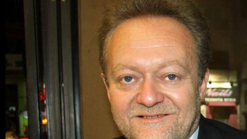 Έφυγε σε ηλικία 54 ετών ο δημοσιογράφος Στάθης Καγιαλές