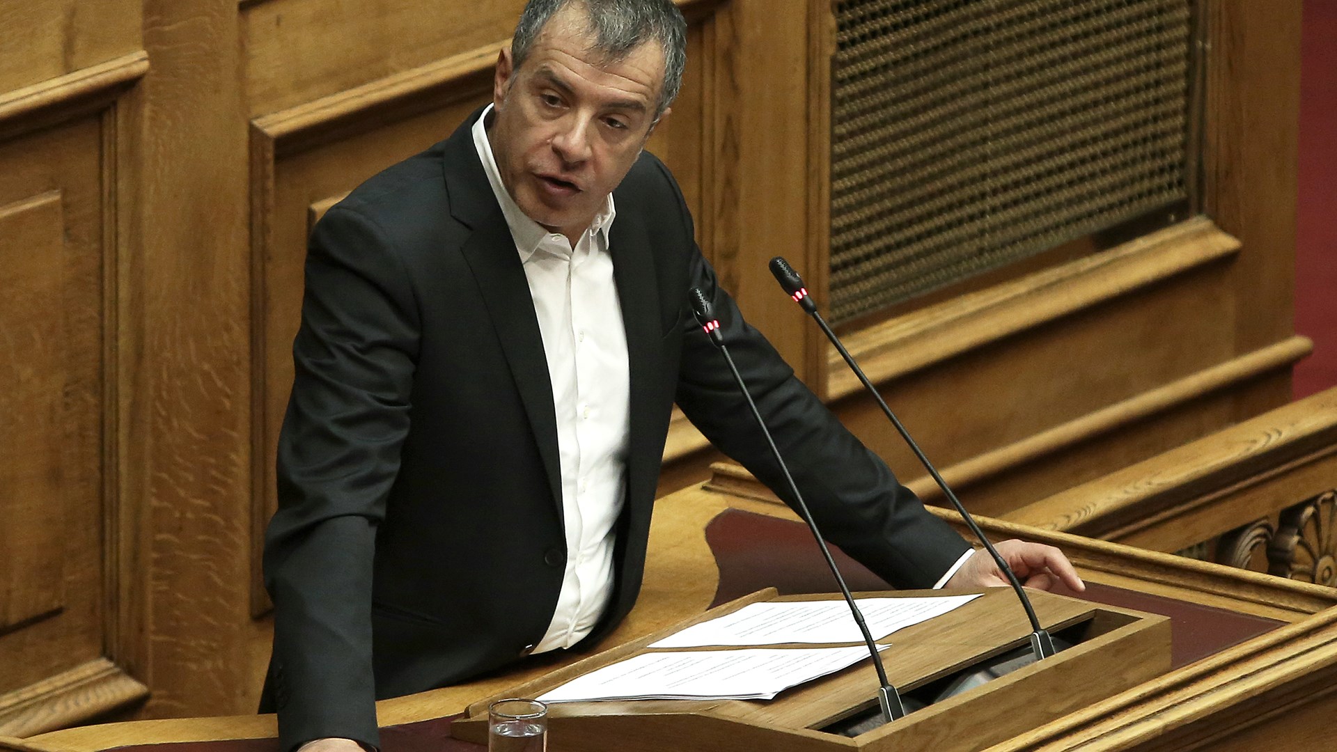 Θεοδωράκης: Κλείνετε τις μνημονιακές υποχρεώσεις με ένα «νομοσχέδιο Φρανκενστάιν» – BINTEO