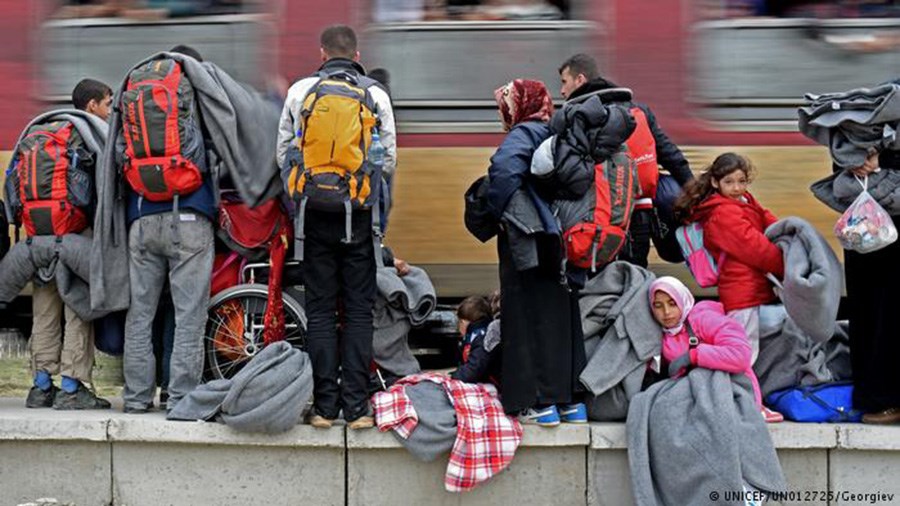 «Άνοιξε η Μέρκελ τα σύνορα λόγω της ελληνικής κρίσης;»