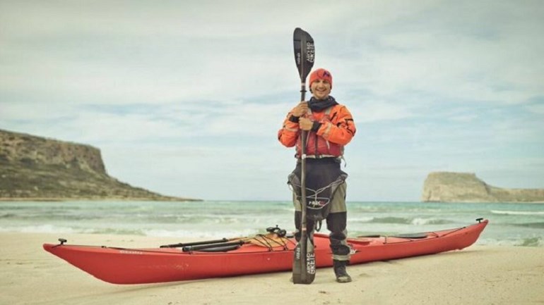 Έκανε τον γύρο της Κρήτης με καγιάκ – ΦΩΤΟ