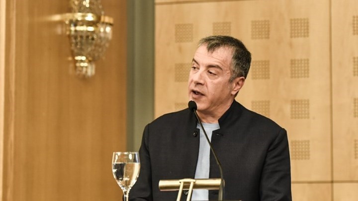 Θεοδωράκης για Novartis: Να σταματήσει η αντισυνταγματική εμπλοκή υπουργών και λοιπών κυβερνητικών στο έργο της Δικαιοσύνης