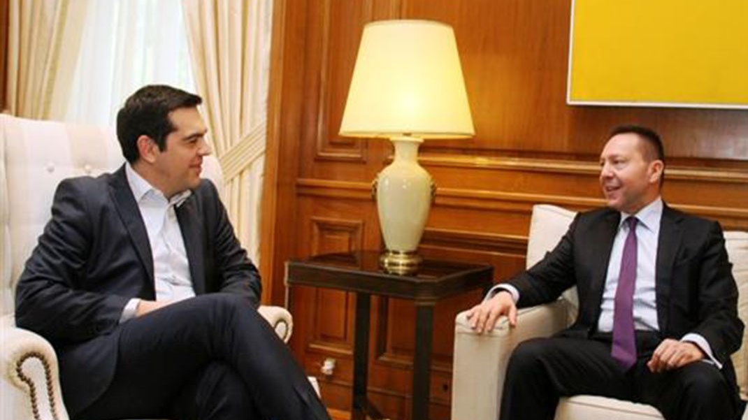 Ανοιχτός «πόλεμος» Τσίπρα – Στουρνάρα για την έξοδο με προληπτική πιστωτική γραμμή