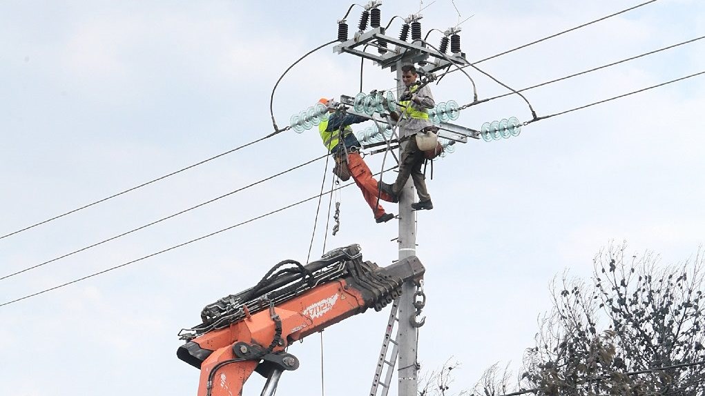 ΔΕΔΔΗΕ: Πότε θα αποκατασταθεί η ηλεκτροδότηση στις πληγείσες περιοχές της Αττικής