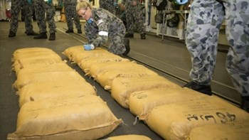 Κατασχέθηκαν 3,1 τόνοι χασίς που μετέφερε αλιευτικό στην Αραβική Θάλασσα