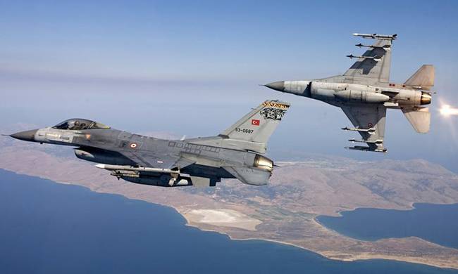 Νέες παραβιάσεις από τουρκικά μαχητικά πάνω από το Αιγαίο