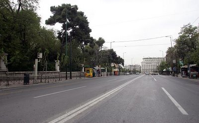 Κλεισμένοι στα σπίτια τους οι Αθηναίοι