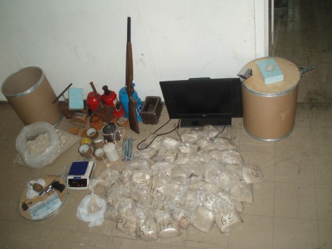 Έφοδος σε εργαστήριο ναρκωτικών