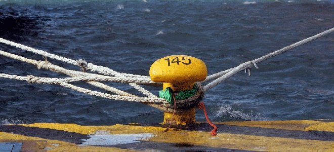 Δεμένα τα πλοία στα λιμάνια