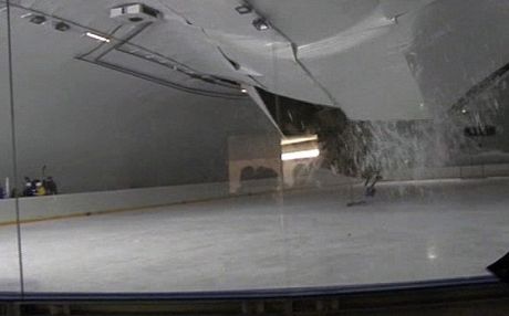 Κατέρρευσε η οροφή την ώρα της προπόνησης