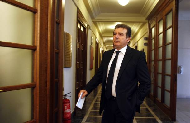 Βροχή τα σχόλια στο Twitter για τη δήλωση Χρυσοχοϊδη