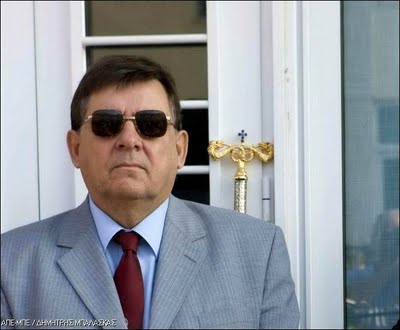 Βίντεο: Και ο Καρατζαφέρης αδιάβαστος!