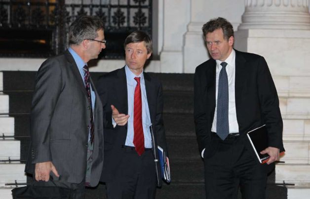 Τι ψάχνει ο Τόμσεν στην τσέπη του;