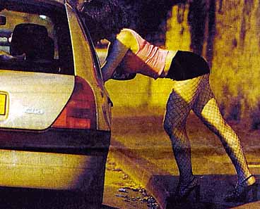 Το πρωί φοιτήτρια, το βράδυ…