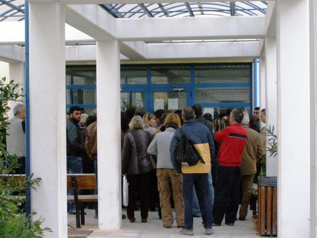 Θέλεις γιατρό; Σε τρεις μήνες!