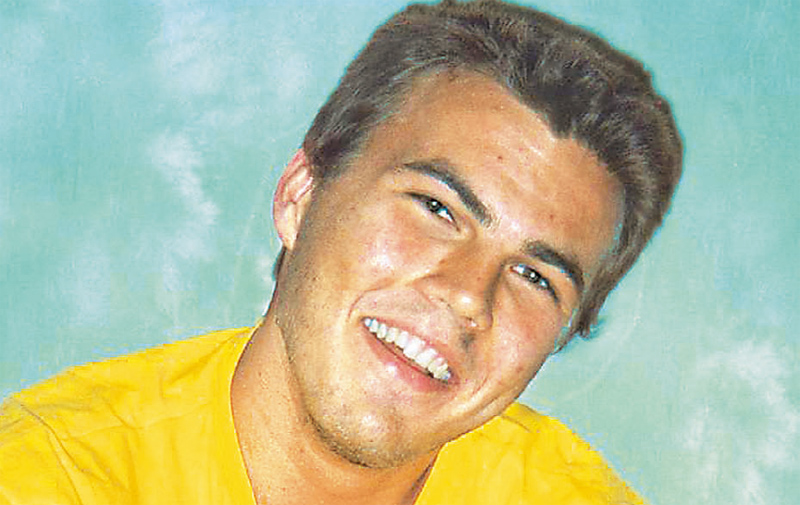 Σοκ:Ηταν νεκρός και τον ξυλοφόρτωναν