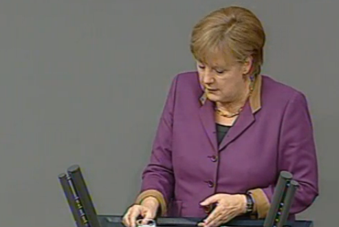 Τώρα- Η Μέρκελ στη Βουλή
