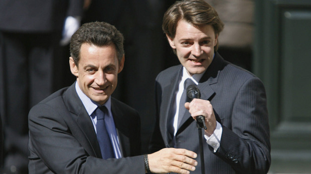 Ο Μπαρουάν στηρίζει Σαρκοζί