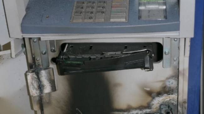 Φωτιά-ΑΤΜ στα Άνω Πετράλωνα